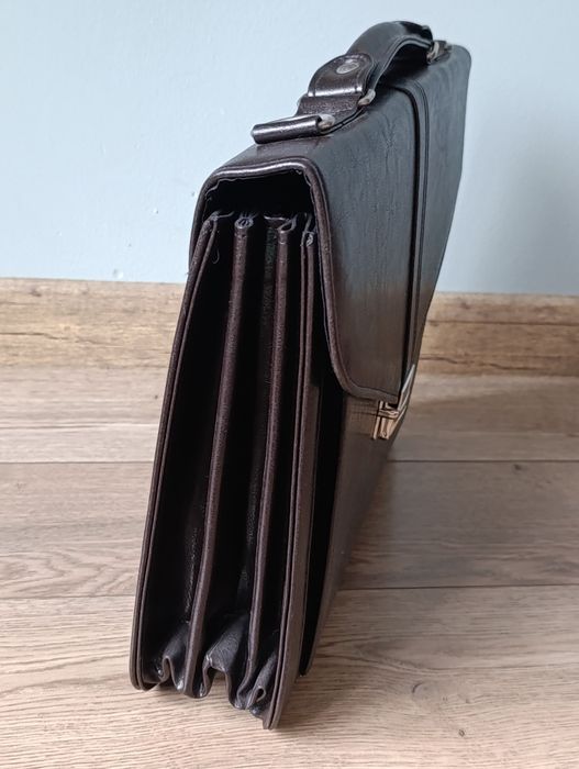 Skórzana brązowa aktówka