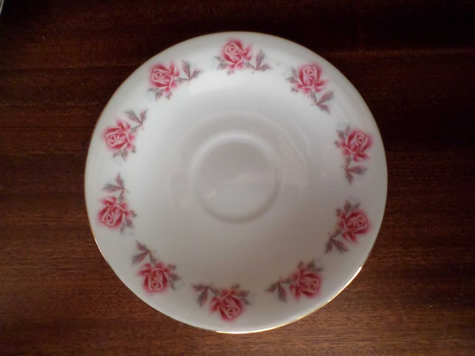 Чашки кофейные с блюдцами  , произведены в Китае в середине 60- х . .