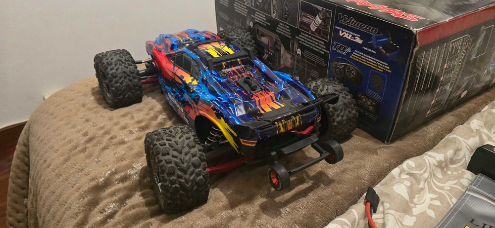 Carro RC Traxxas Rustler 4x4 VXL