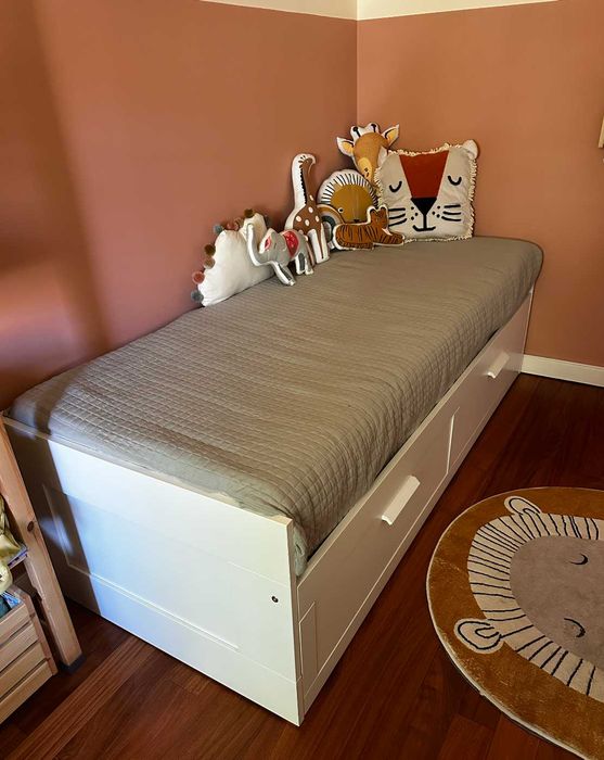 Cama IKEA Brimnes Individual/Dupla 80x200/160x200 c/ Arrumação (inclui 2 colchões)