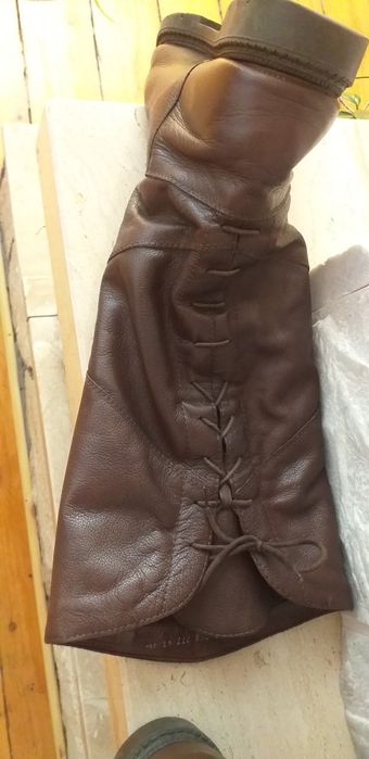 KozakiSkórzaneNaSzersząNogę