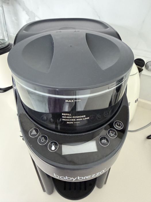Baby Brezza — автоматичний приготувач дитячої суміші, майже новий