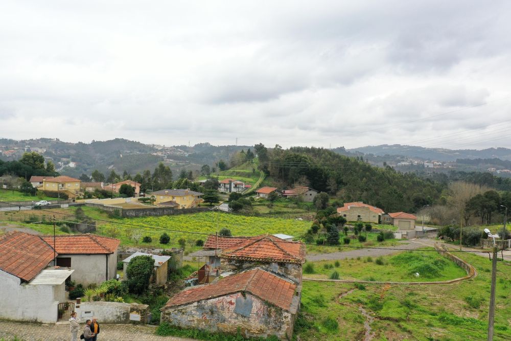 Terreno com casa rural Foz do Sousa