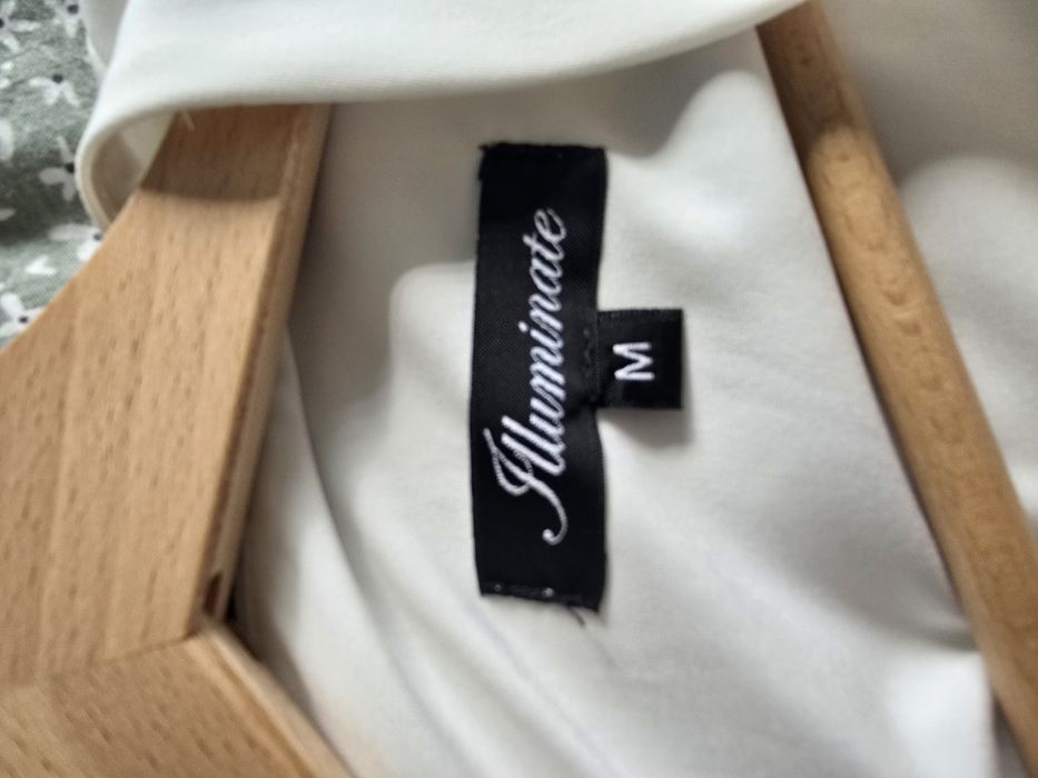 Elegancka sukienka midi kremowa