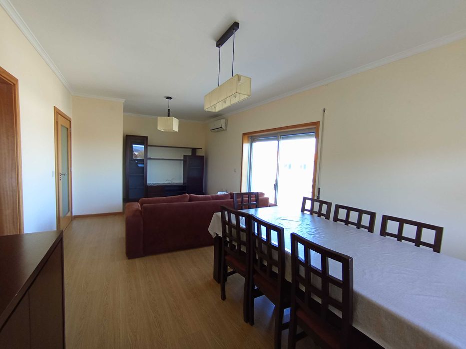 Apartamento T3 junto à escola de Castelo de Paiva