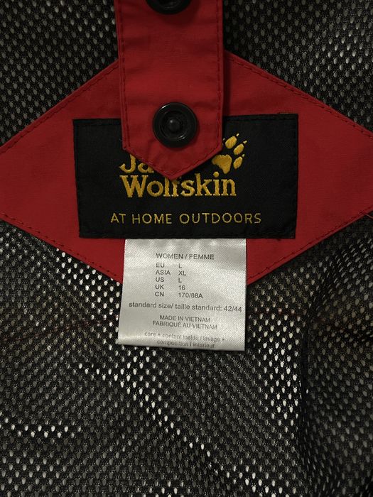 Вітровка Jack Wolfskin жіноча