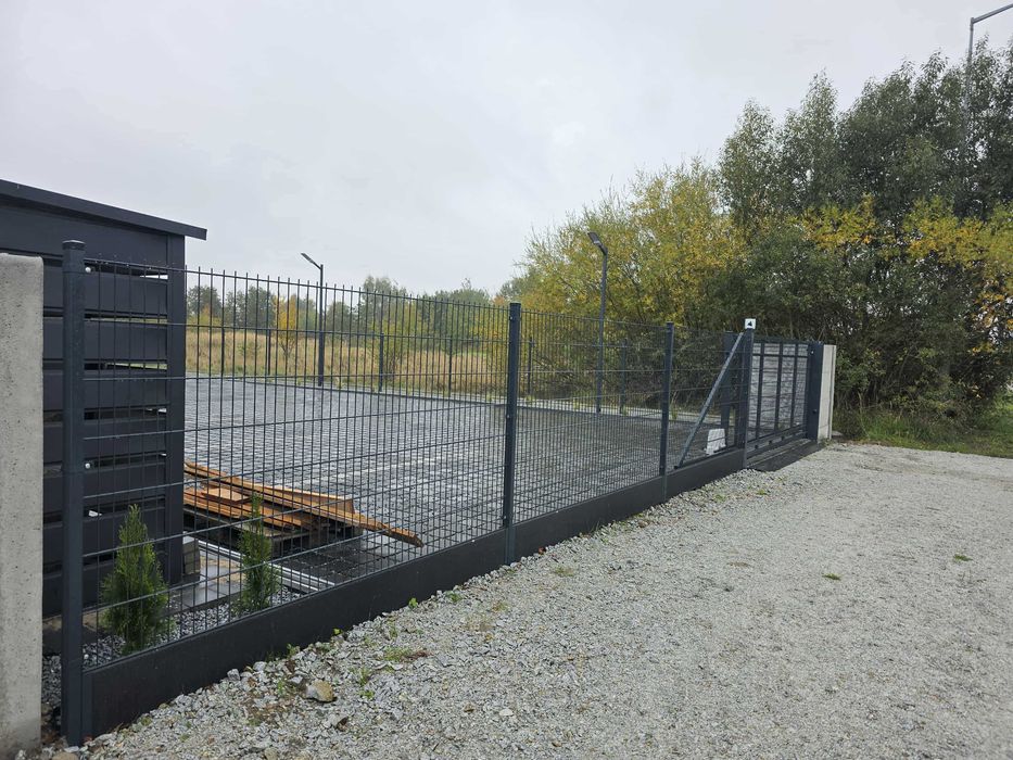 Kompletny system ogrodzeniowy z panela ogrodzeniowego ocynkowanego oraz malowanego proszkowo Ø4,0 mm o wysokości H 1230 mm + podmurówka