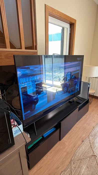 Samsung 70” Crystal UHD 4K Smart TV à Venda