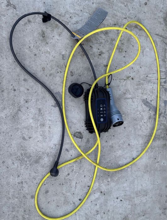 Зарядний пристрій для електромобіля type 2