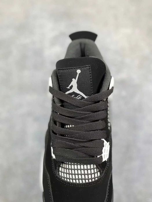 AJ4_Retro_White_Thunder 46