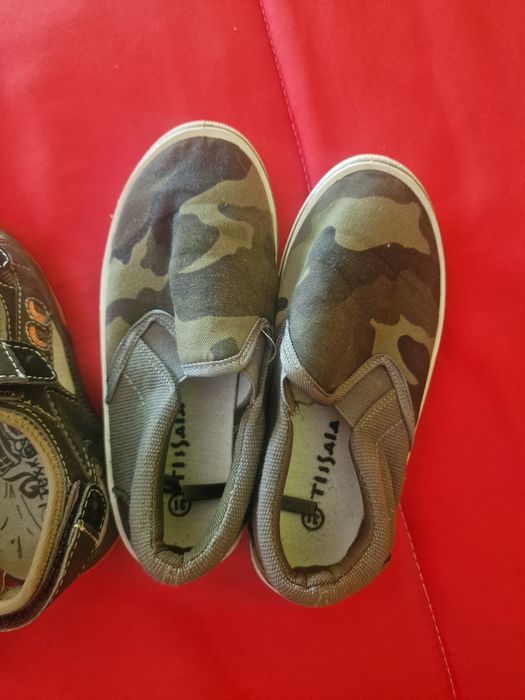 Sandalias + sapatilhas menino tam 31