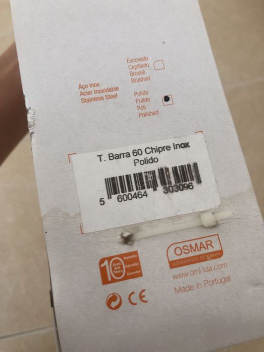 Vende-se toalheiro de barra 60