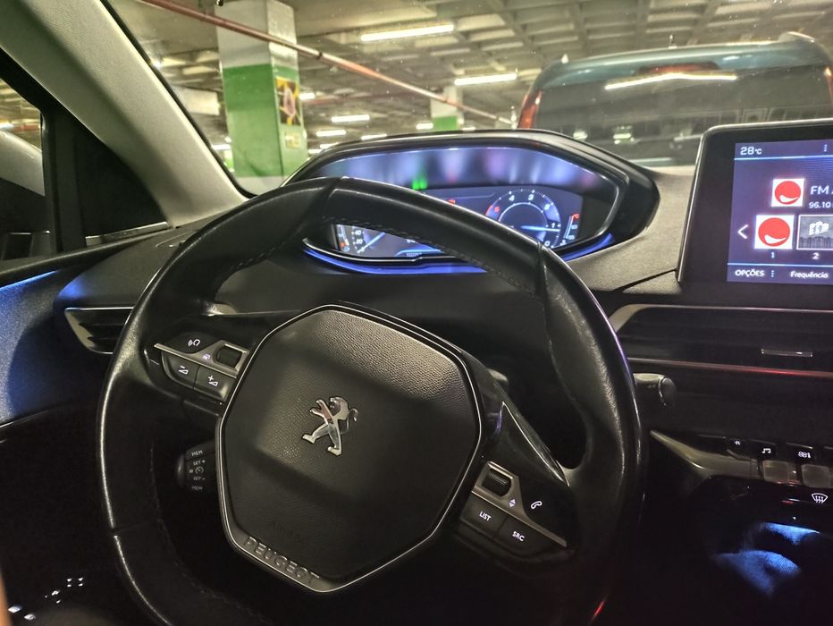 Peugeot 5008 1.5 BlueHDi Allure
