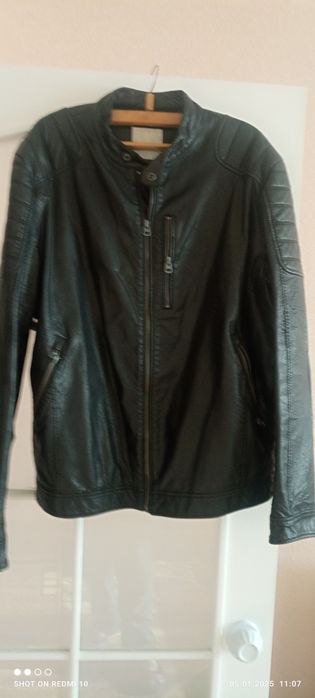 Куртка кожаная почти новая