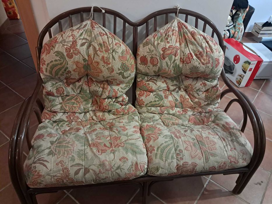 2 Cadeirões + Sofá de 2 lugares