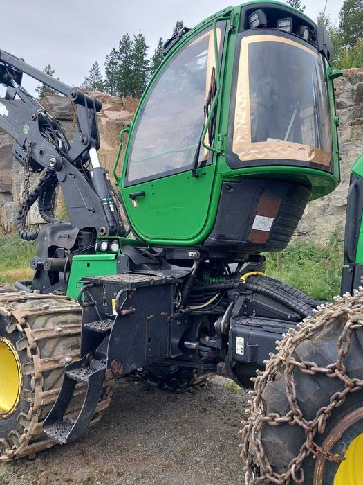 Harvester John Deere 1170E H414 bardzo ladny testy w lesie kombajn lesny maszyna do scinki scinkowa