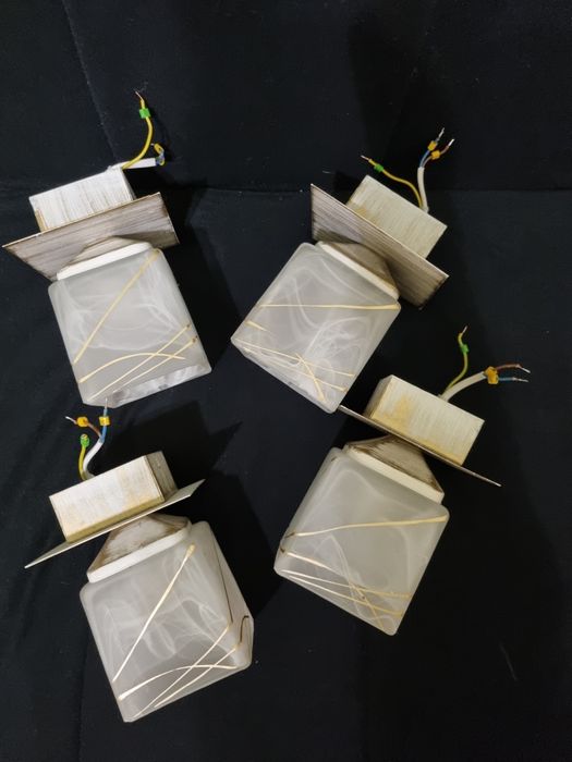 Lampa sufitowa-4 szt. pojedyńcze oraz jedna dłuższa