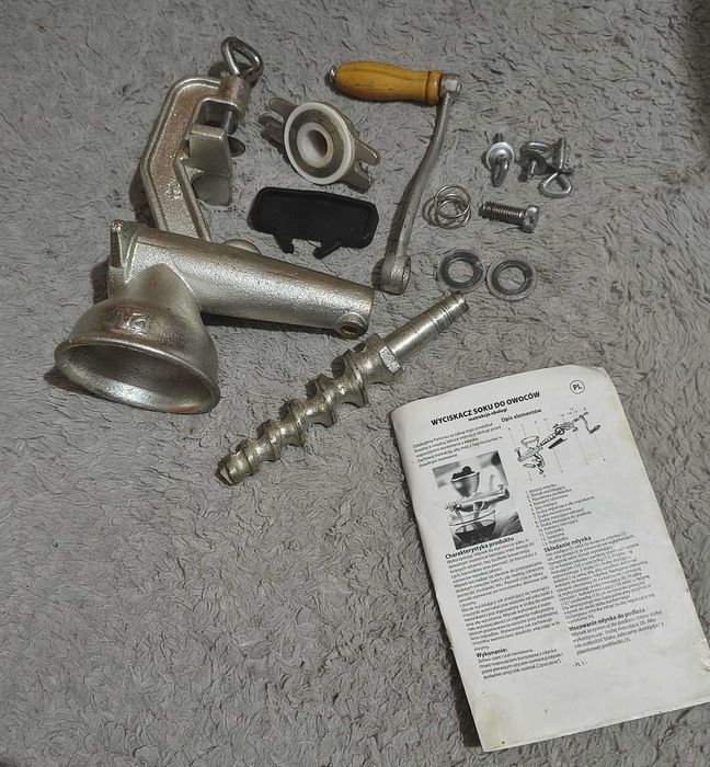 Wyciskarka żeliwna do owoców i warzyw – ręczna