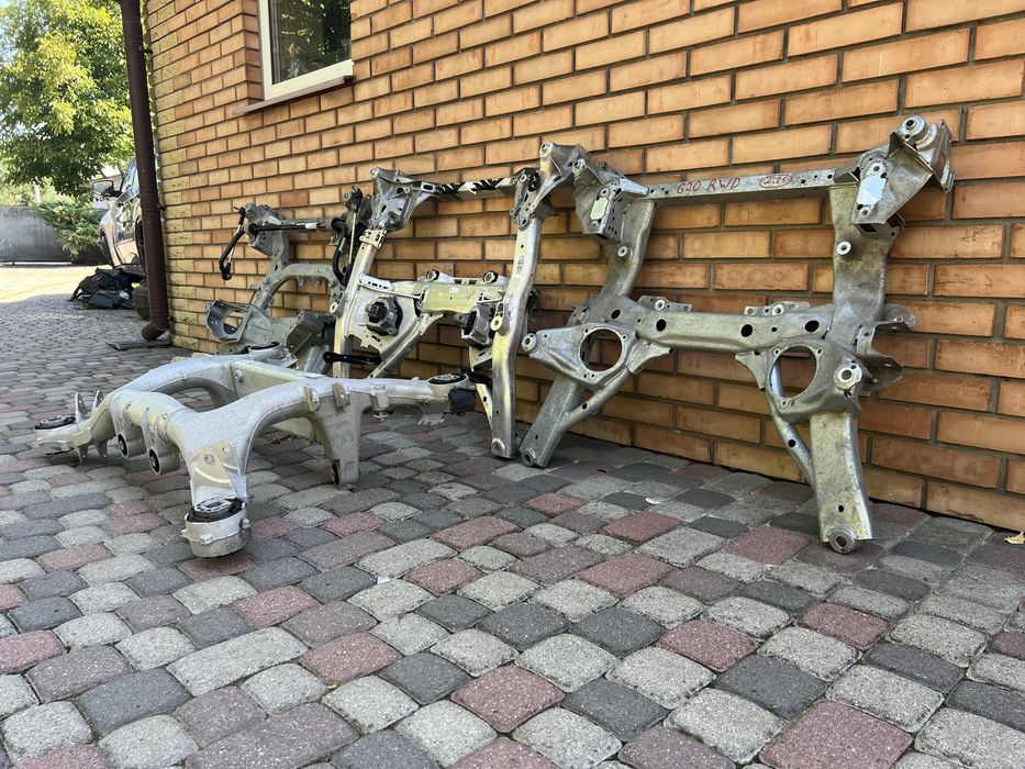 Підрамник Балка Подрамник BMW E70 E71 E53 E60 E65 E38 E39 E90 E46 X5