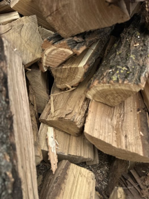 Дрова колотые дуб ясень от 3  кубов с доставкой по харькову и облости