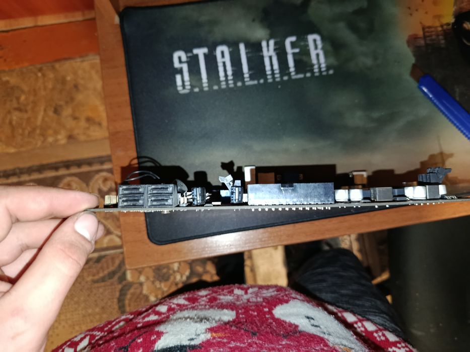 Материнська плата H55M-E23