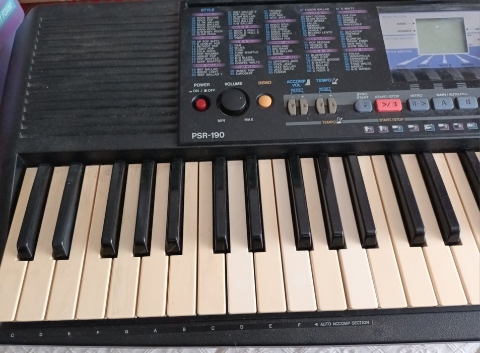 Teclado Portatone  Yamaha PSR-190