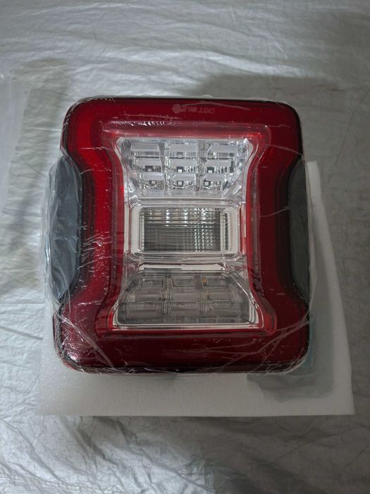 Vendo jogo de farolins traseiro para Jeep Wrangler JL