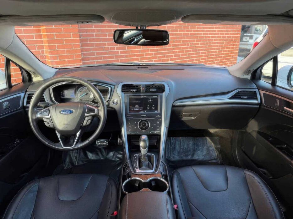 Ford Fusion Titanium      2014