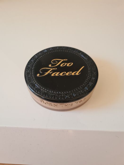 Too faced puder vanilla