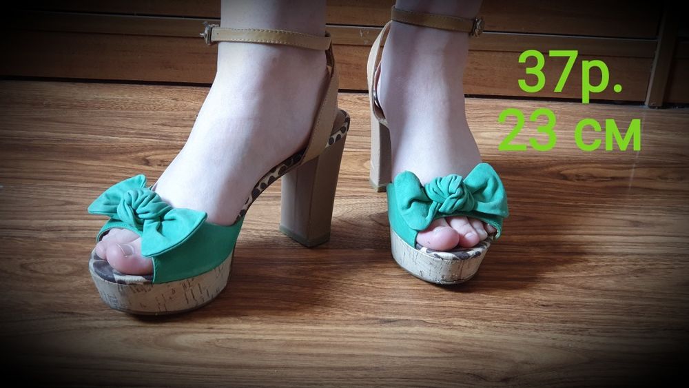 Босоножки женские