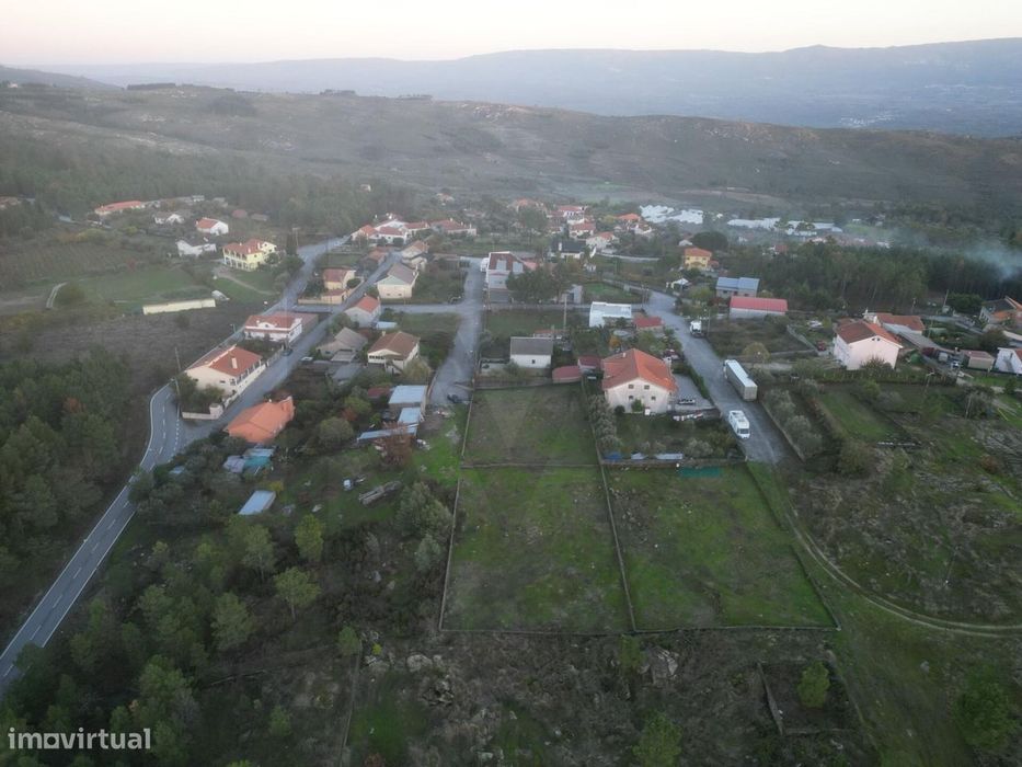 Lote com 400 m2 – Chãs de Tavares, Mangualde