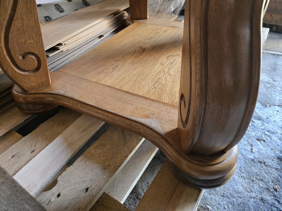 Stół dębowy do lekkiej renowacji