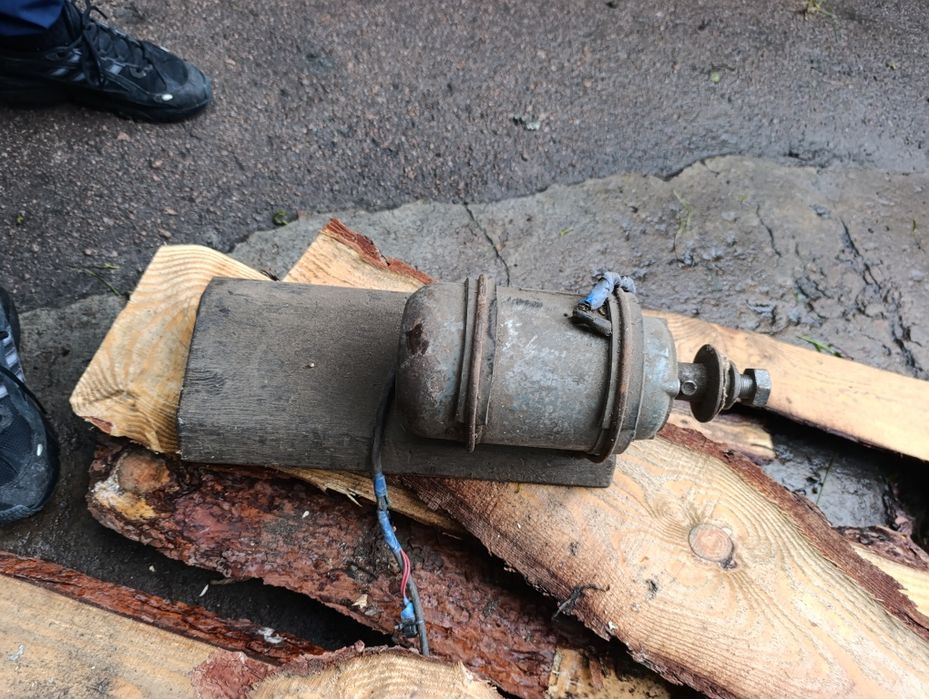 Електро двигун         .