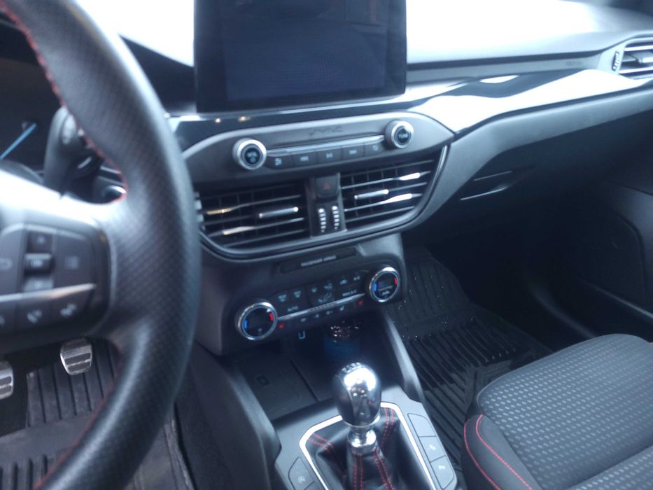 Ford Focus mk4 kombi st line