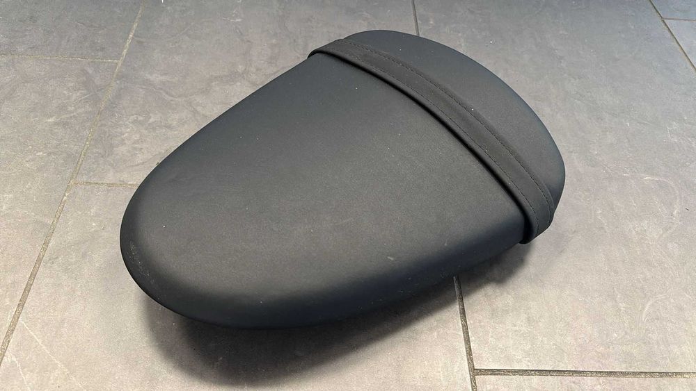 Siedzenie Pasażera Suzuki GSX-R 1000 K7 K8  07-08  [2106]