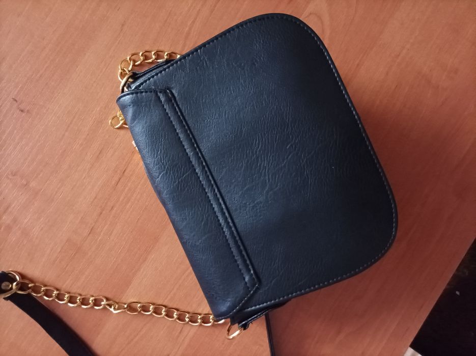 Nowa mała czarna torebka