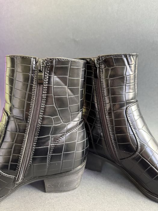 Жіночі черевики козаки