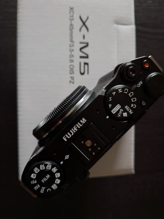 Fujifilm XM-5 + 15-45 (Nova)