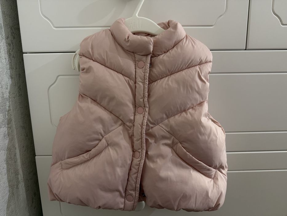 Жилетка zara.  ,