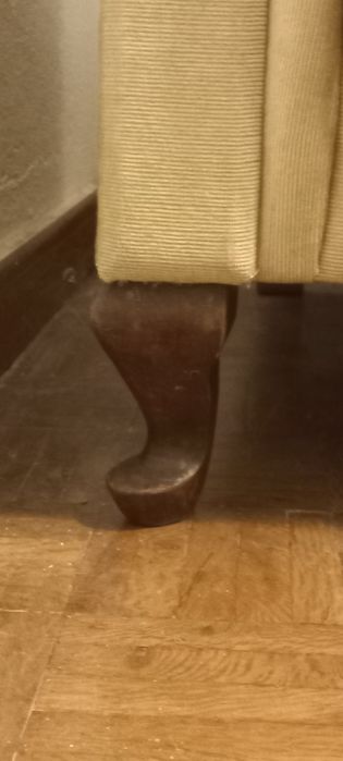 Sofá de três lugares