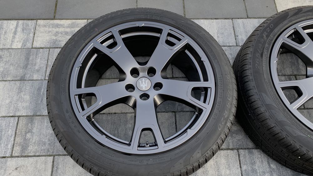 Koła felgi aluminiowe Maserati Levante 5x114,3 20 cali całoroczne
