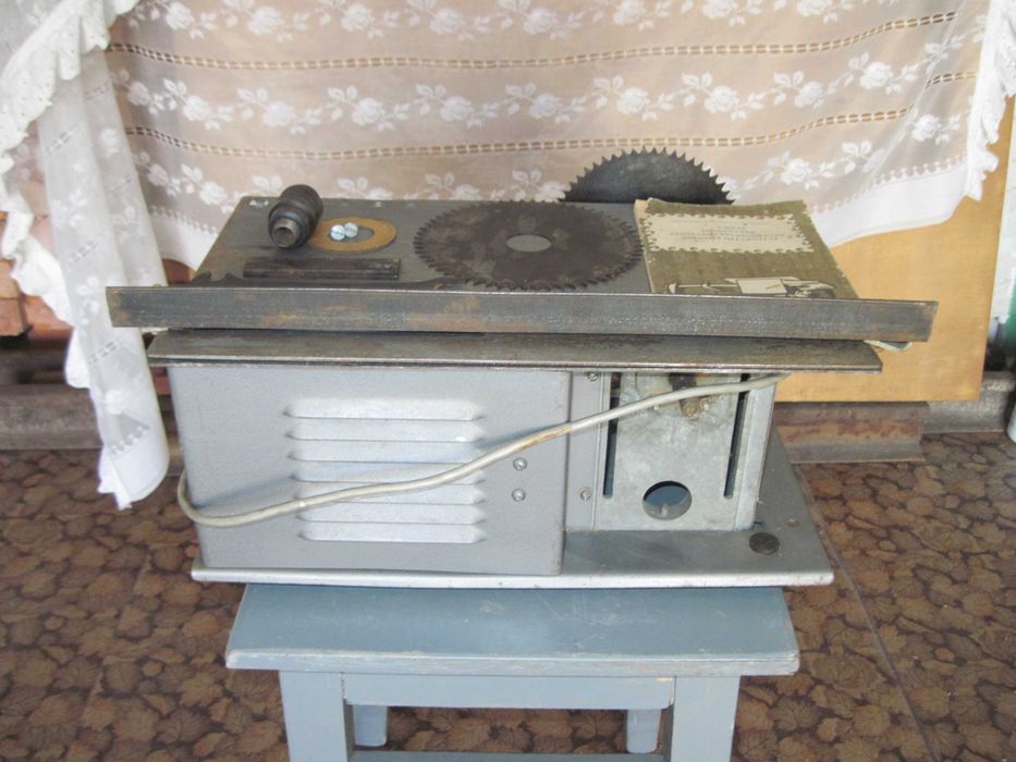 Станок деревообрабатывающий УБДН-1