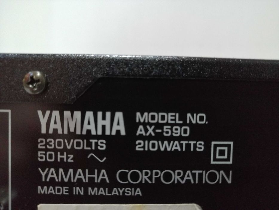 Wzmacniacz Yamaha AX-590