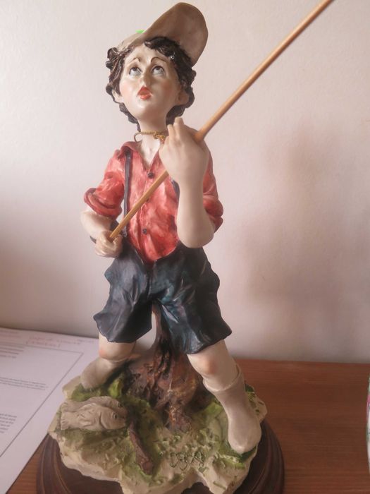 Estatueta em cerâmica CAPODIMONTI - Pescador