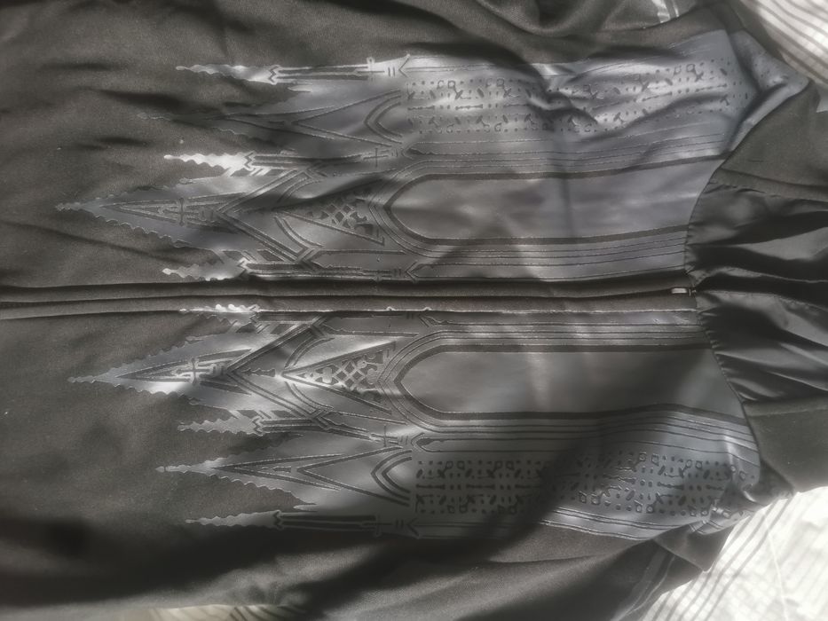 Cathedral hoodie Casaco médio com capuz, estampagem e fecho lua