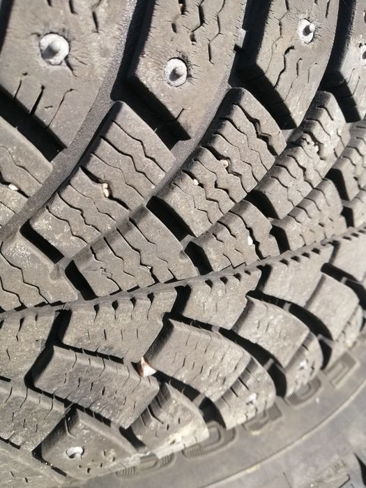 Резина 195/65 R15  шип на дисках ціна за 4
