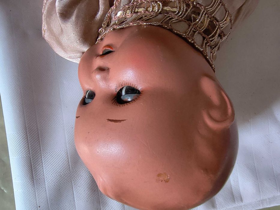 Lalka stara w dobrym stanie. Zamienię