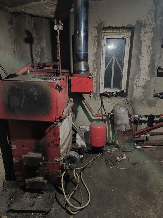 Твердопаливний піролізний котел, і вся система.