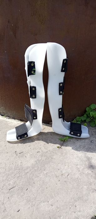 Продам ортез голіностопний 2 шт.