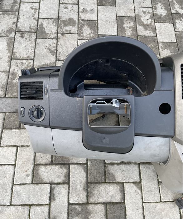 Торпедо / панель Mercedes Sprinter W906 / Crafter